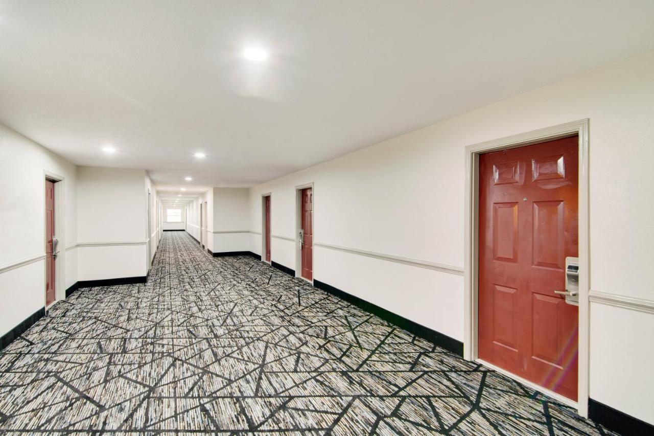 Red Roof Inn & Suites Pensacola-Nas Corry Beach Haven Extérieur photo