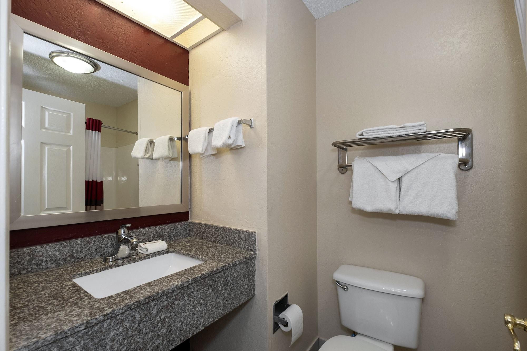 Red Roof Inn & Suites Pensacola-Nas Corry Beach Haven Extérieur photo