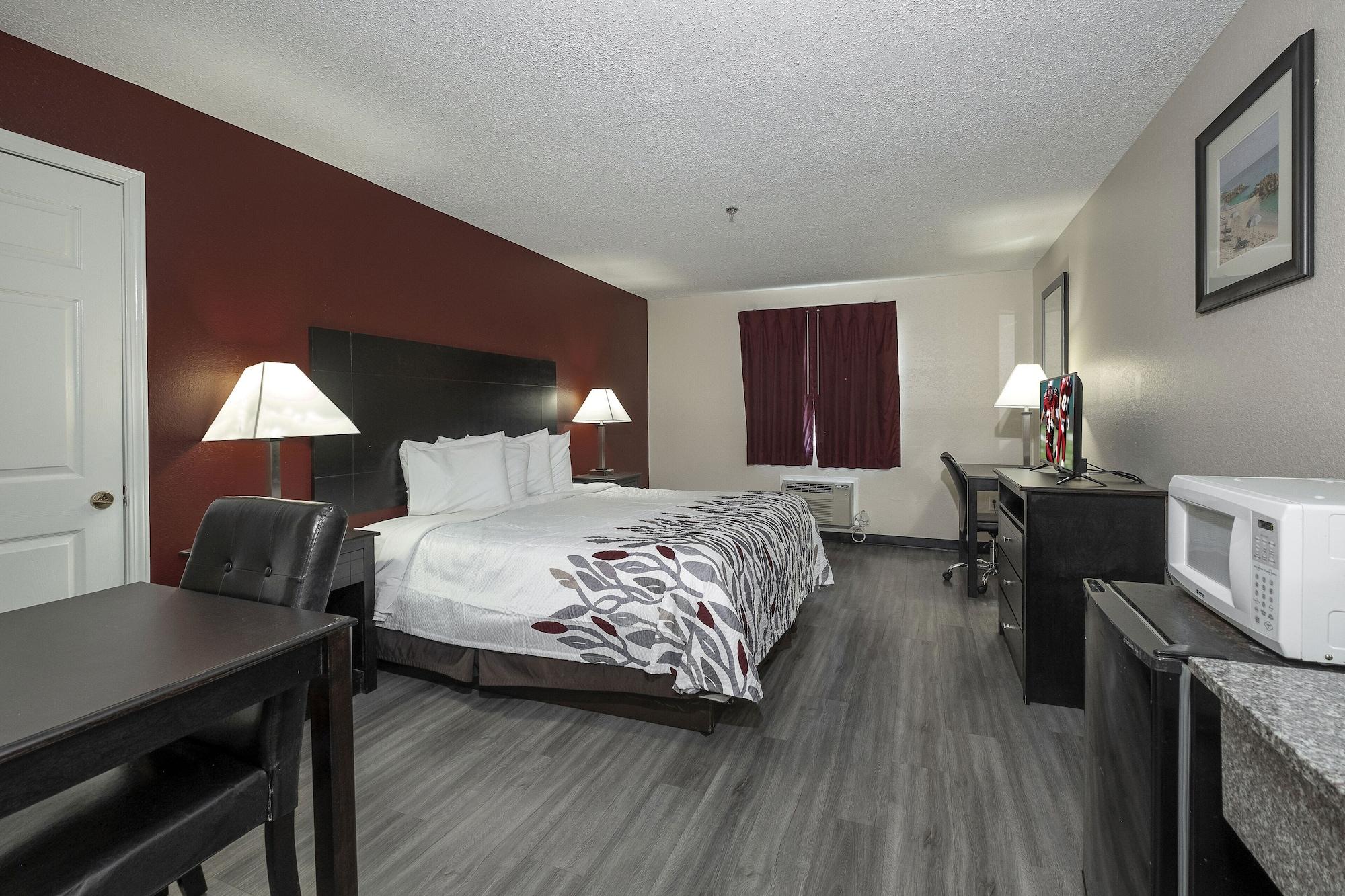 Red Roof Inn & Suites Pensacola-Nas Corry Beach Haven Extérieur photo